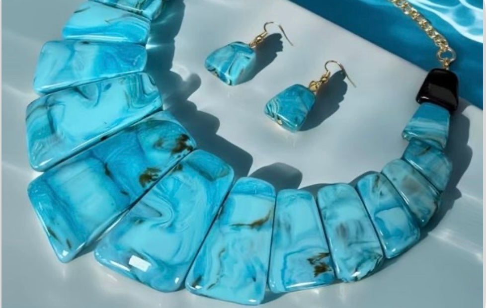 Elegant and exquisite blues resin jewelry set-paired with stylish necklaces and earrings,perfect for vacations.