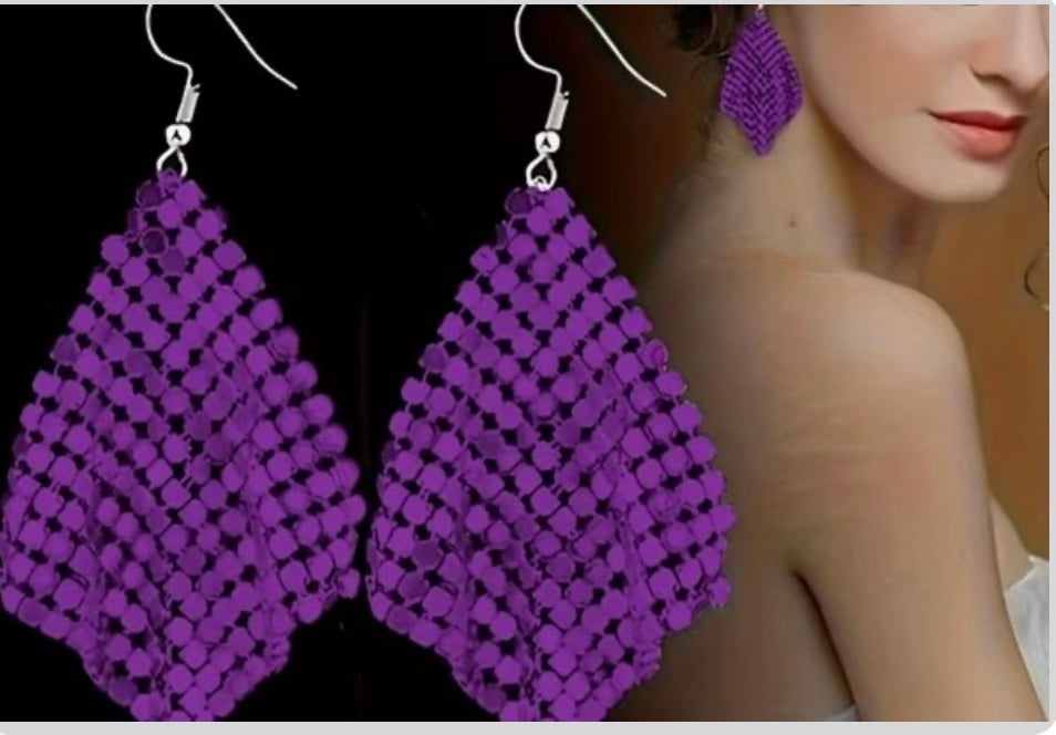 Tassels earrings fish hooks in Sequins long purple